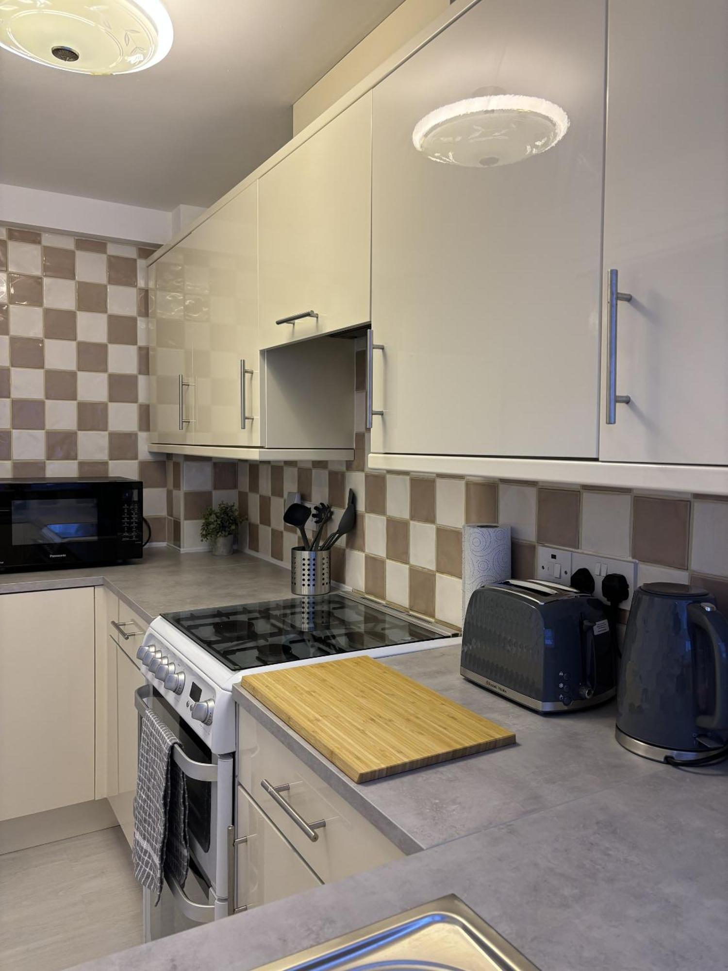 Cosy Corner - 2 Beds, Free Parking, Next To Southampton General Hospital Vila Exterior foto